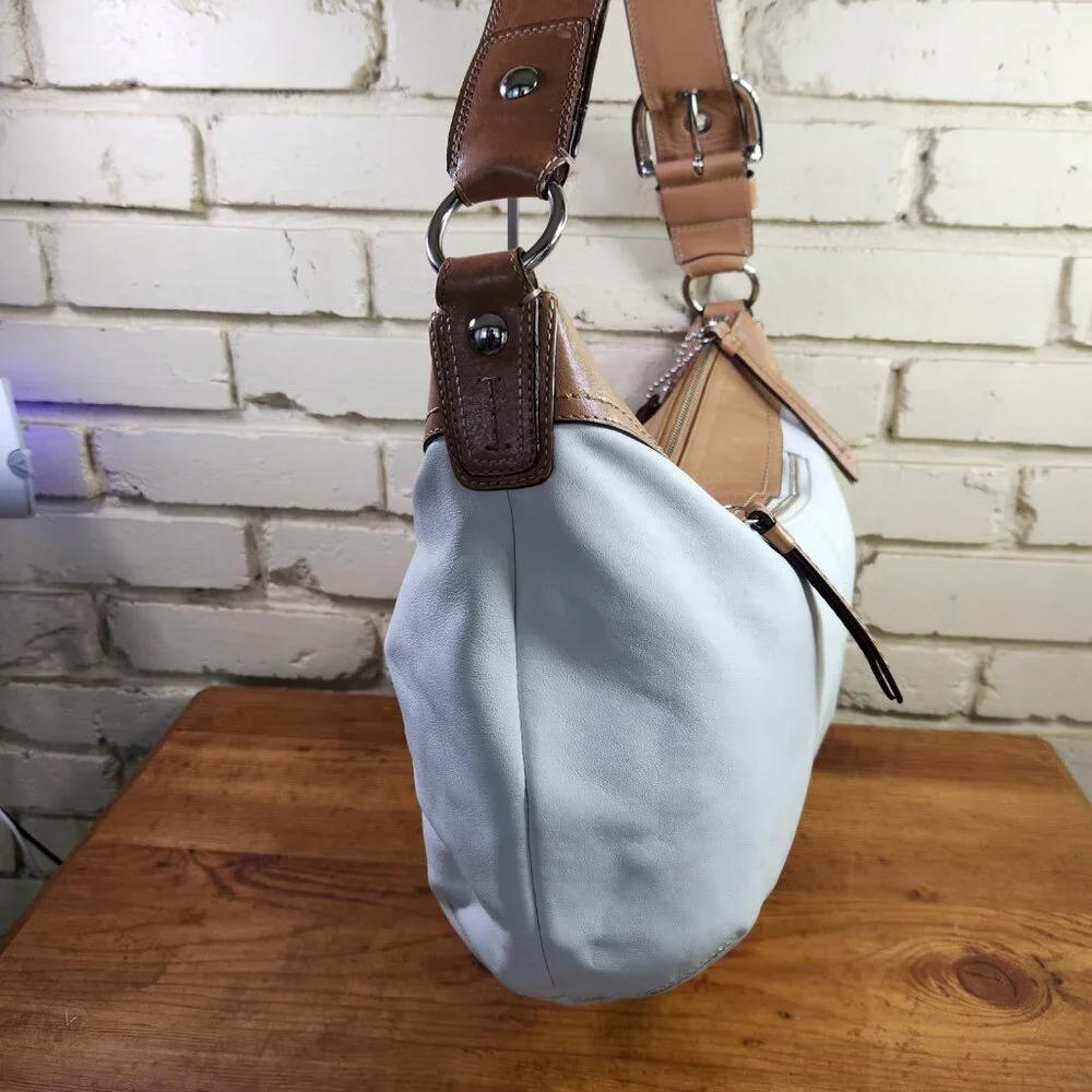 Coach c384 16x11